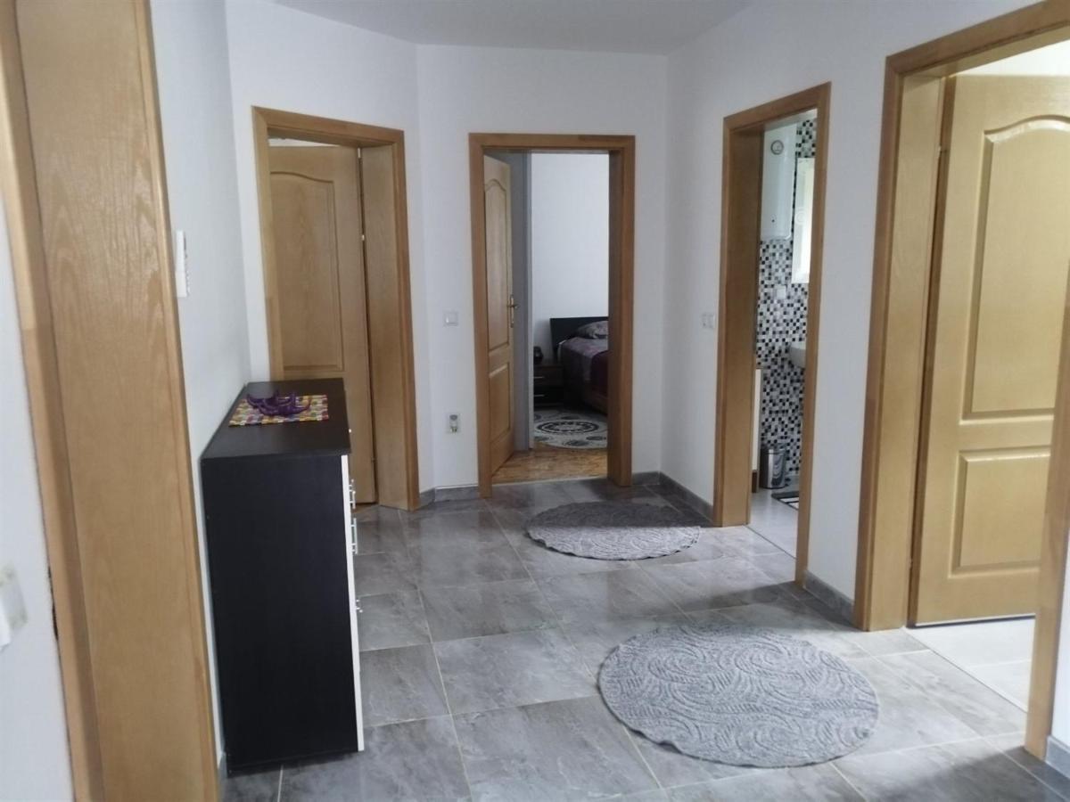 הוילה Bihać Vacation House Studenac מראה חיצוני תמונה