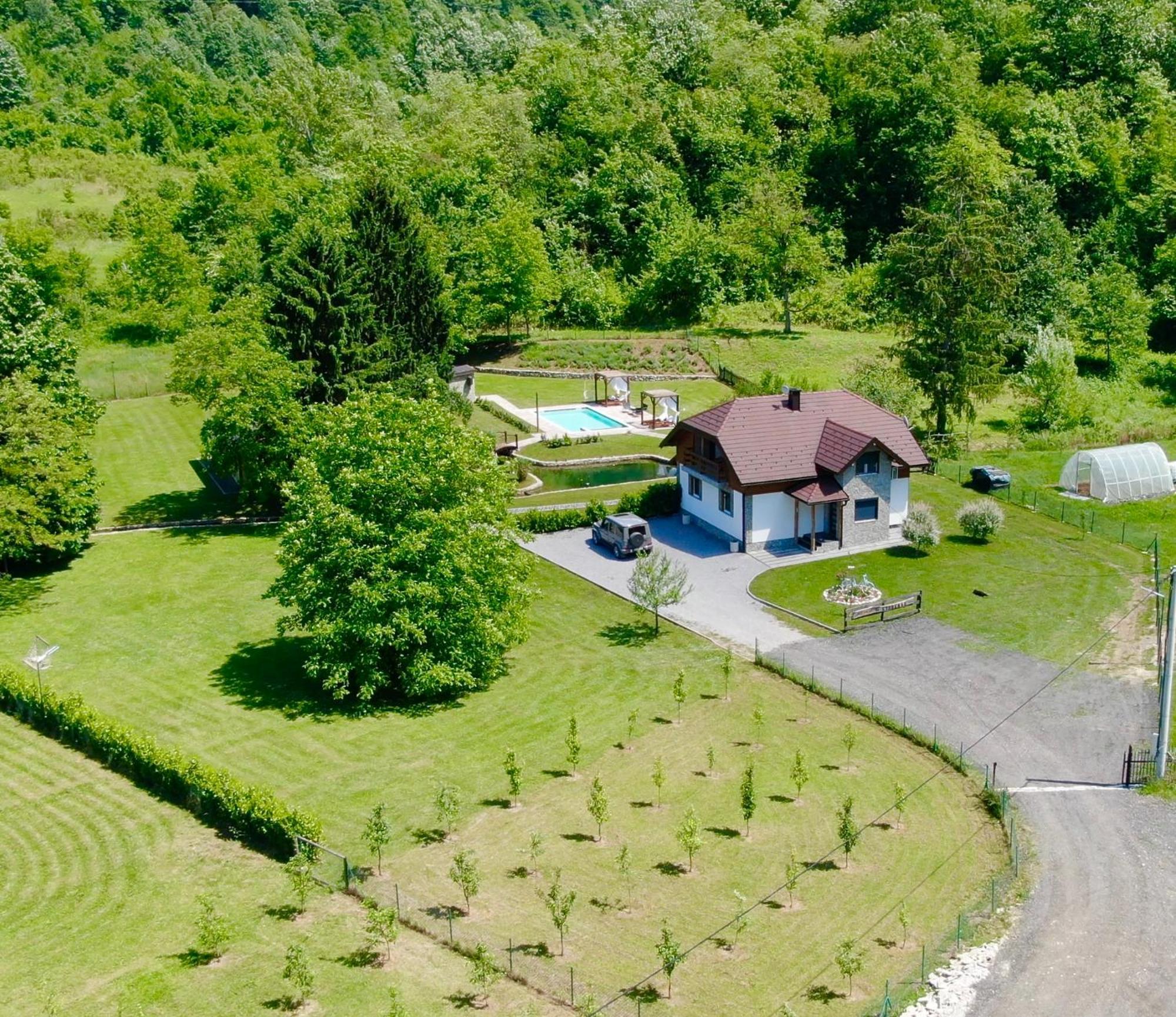 הוילה Bihać Vacation House Studenac מראה חיצוני תמונה